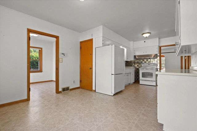 2357 S 77th STREET, West Allis, WI 53219