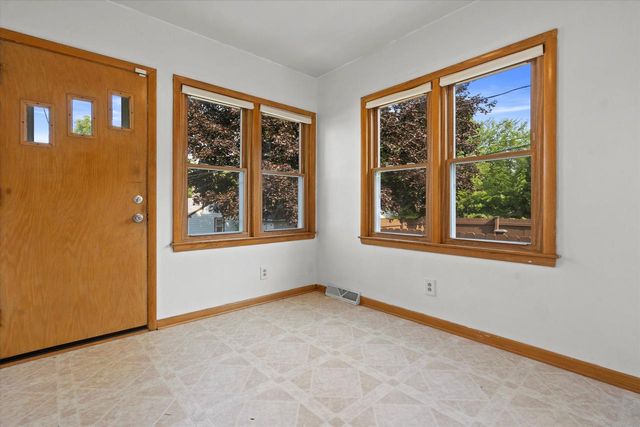 2357 S 77th STREET, West Allis, WI 53219