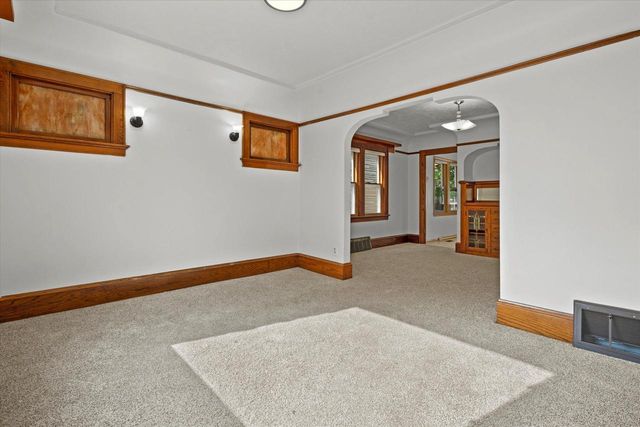 2357 S 77th STREET, West Allis, WI 53219