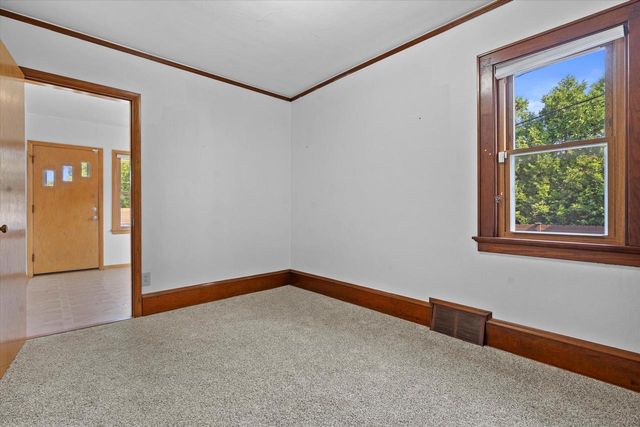 2357 S 77th STREET, West Allis, WI 53219