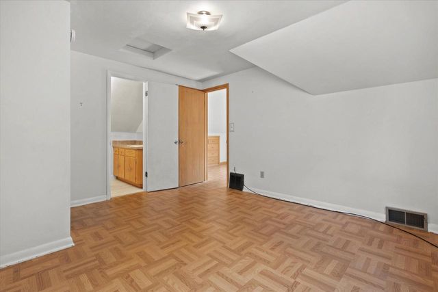 2357 S 77th STREET, West Allis, WI 53219