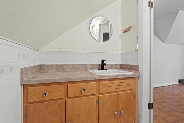 2357 S 77th STREET, West Allis, WI 53219