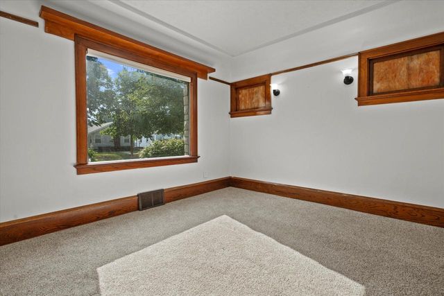 2357 S 77th STREET, West Allis, WI 53219
