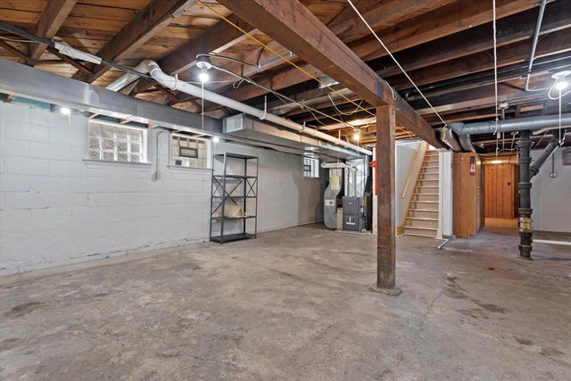 2357 S 77th STREET, West Allis, WI 53219