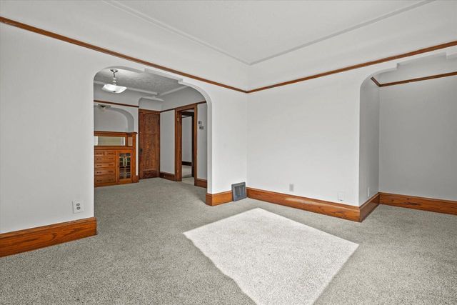 2357 S 77th STREET, West Allis, WI 53219