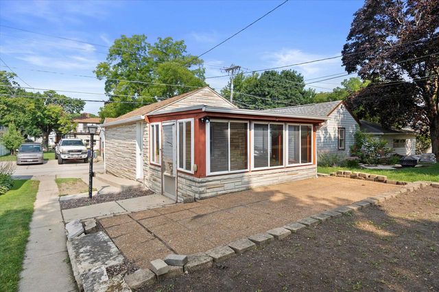 2357 S 77th STREET, West Allis, WI 53219