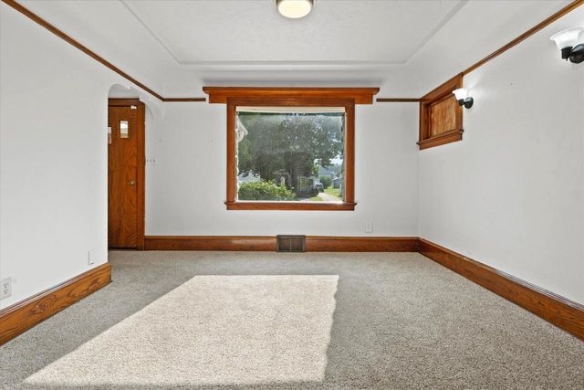 2357 S 77th STREET, West Allis, WI 53219