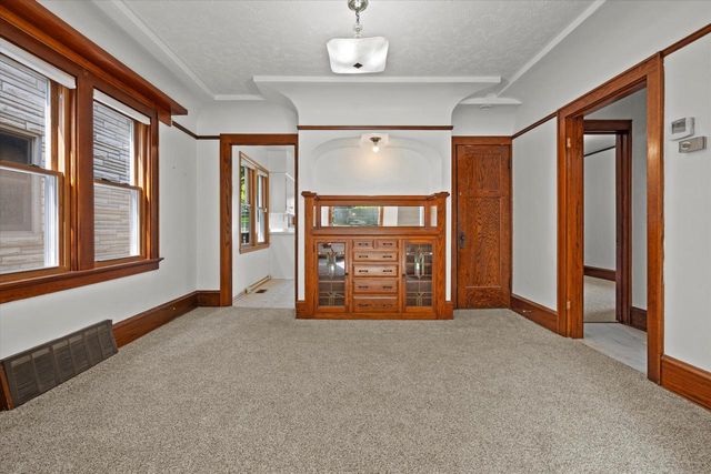 2357 S 77th STREET, West Allis, WI 53219