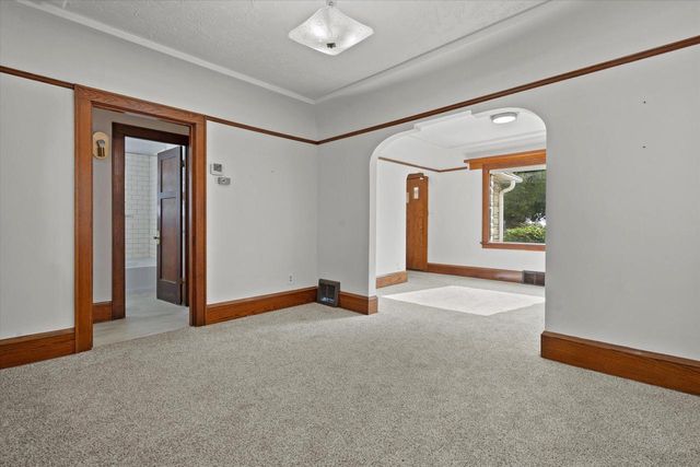 2357 S 77th STREET, West Allis, WI 53219