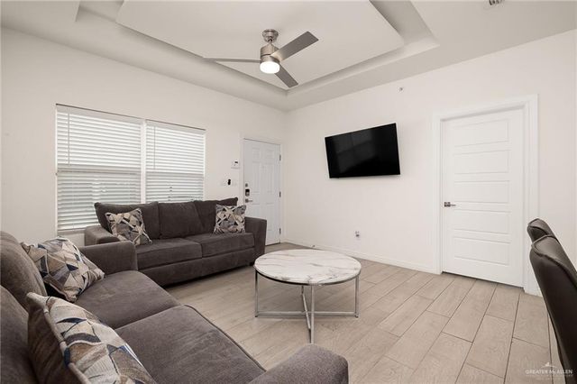 901 E Yuma Avenue 1804, Mcallen, TX 78503
