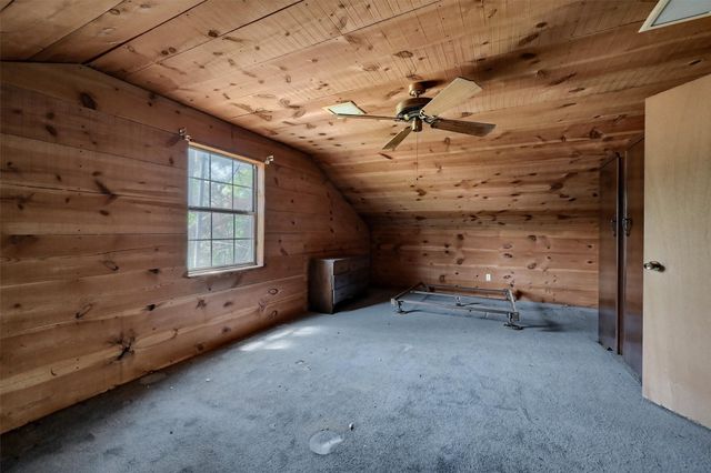 221 Clayton Drive, Pottsboro, TX 75076