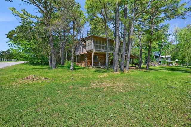 221 Clayton Drive, Pottsboro, TX 75076