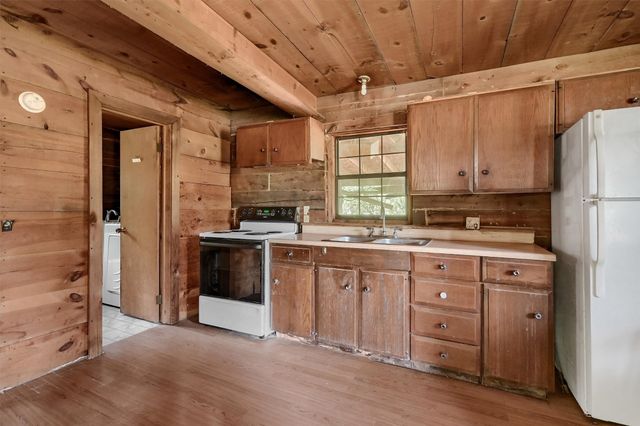 221 Clayton Drive, Pottsboro, TX 75076