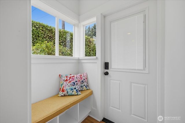 1902 NE 73rd Street, Seattle, WA 98115