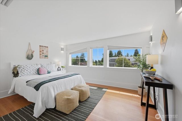 1902 NE 73rd Street, Seattle, WA 98115
