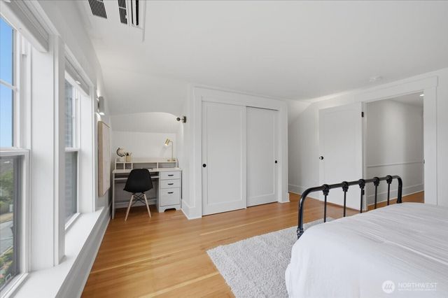 1902 NE 73rd Street, Seattle, WA 98115