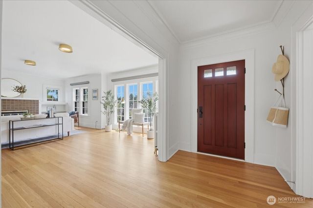 1902 NE 73rd Street, Seattle, WA 98115
