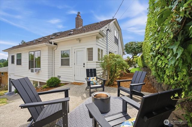 1902 NE 73rd Street, Seattle, WA 98115
