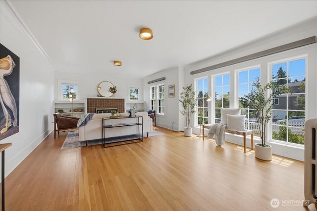 1902 NE 73rd Street, Seattle, WA 98115