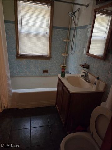 693 E 160th Street, Cleveland, OH 44110