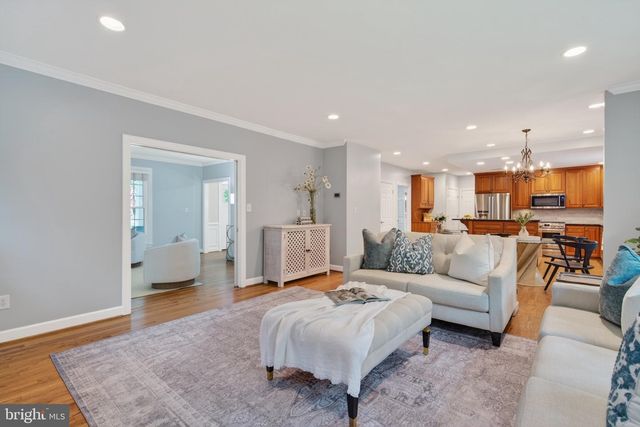 7211 LAKETREE DR, Fairfax Station, VA 22039