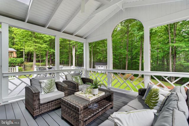 7211 LAKETREE DR, Fairfax Station, VA 22039