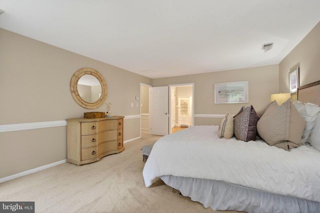 7211 LAKETREE DR, Fairfax Station, VA 22039
