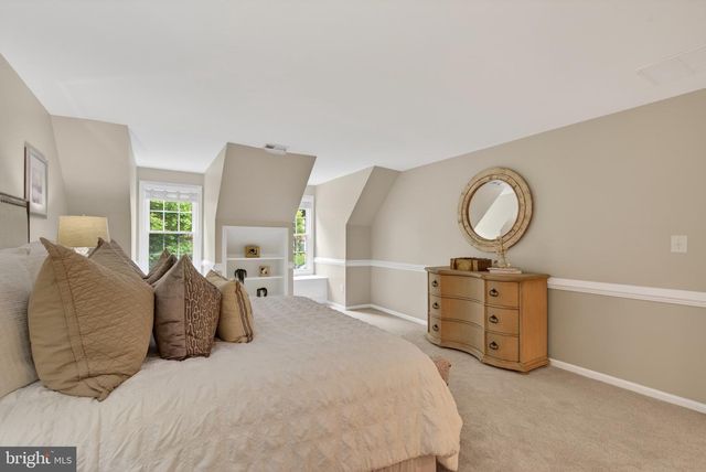 7211 LAKETREE DR, Fairfax Station, VA 22039