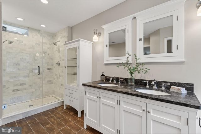 7211 LAKETREE DR, Fairfax Station, VA 22039