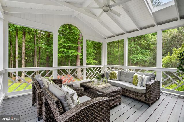 7211 LAKETREE DR, Fairfax Station, VA 22039