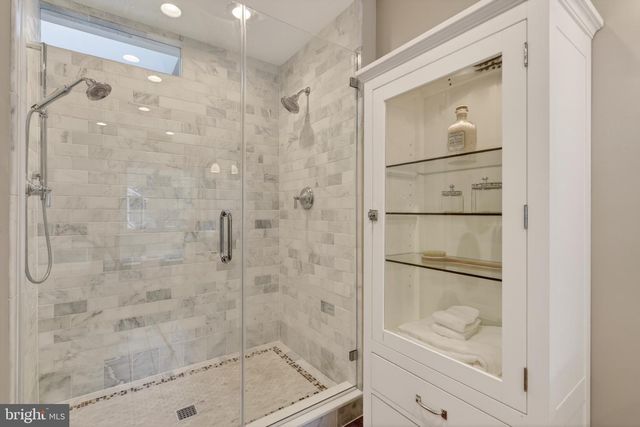 7211 LAKETREE DR, Fairfax Station, VA 22039