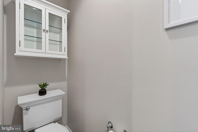 7211 LAKETREE DR, Fairfax Station, VA 22039