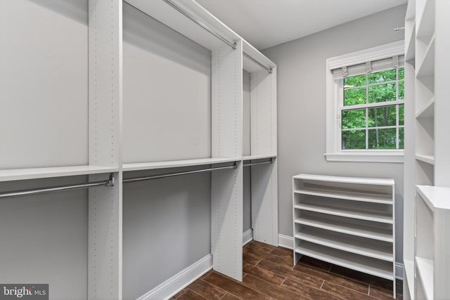7211 LAKETREE DR, Fairfax Station, VA 22039