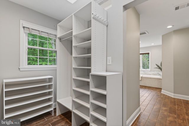 7211 LAKETREE DR, Fairfax Station, VA 22039