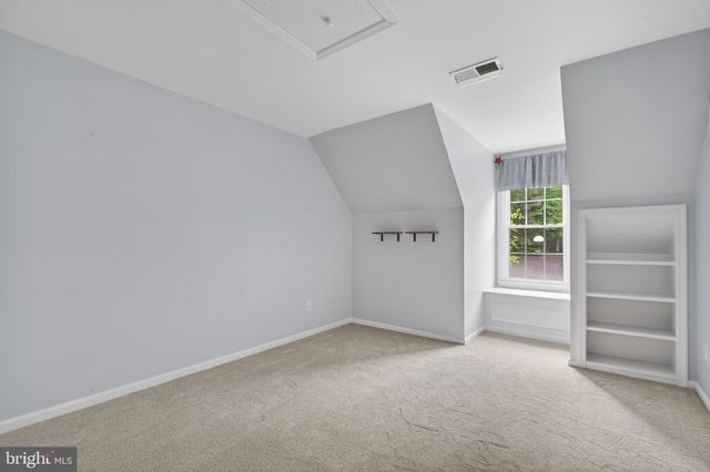 7211 LAKETREE DR, Fairfax Station, VA 22039