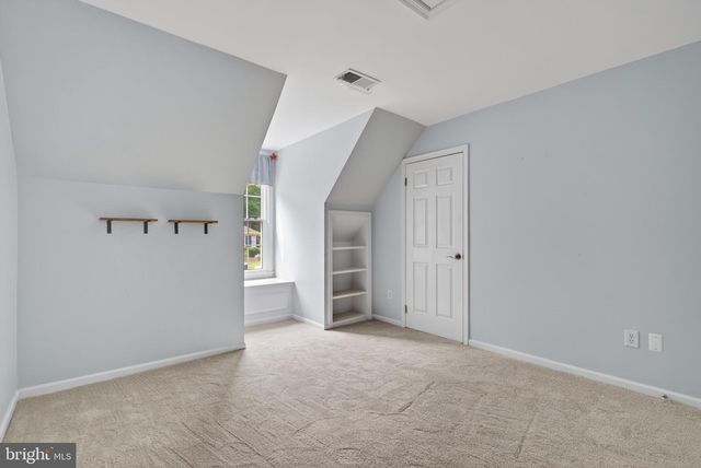7211 LAKETREE DR, Fairfax Station, VA 22039