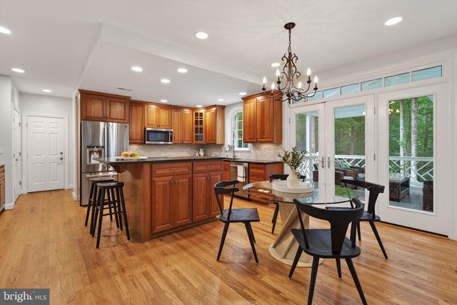 7211 LAKETREE DR, Fairfax Station, VA 22039