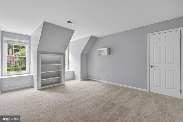 7211 LAKETREE DR, Fairfax Station, VA 22039