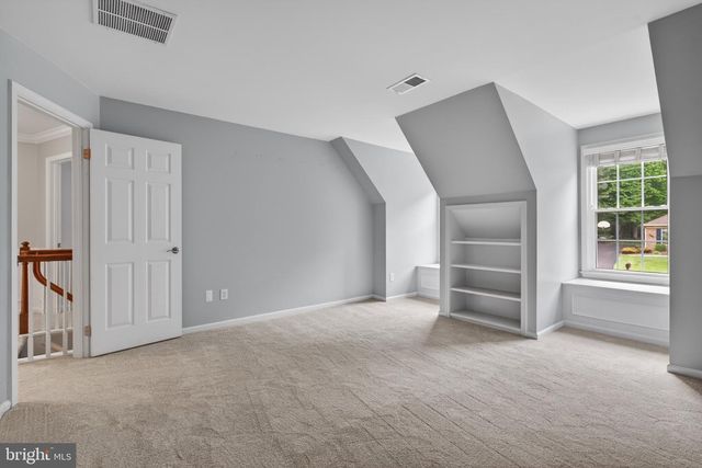 7211 LAKETREE DR, Fairfax Station, VA 22039
