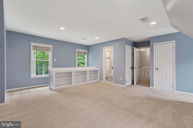 7211 LAKETREE DR, Fairfax Station, VA 22039