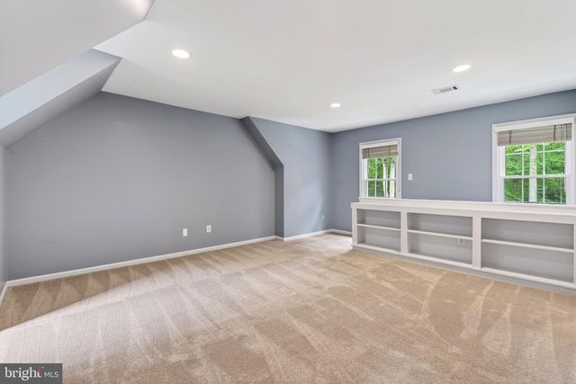7211 LAKETREE DR, Fairfax Station, VA 22039