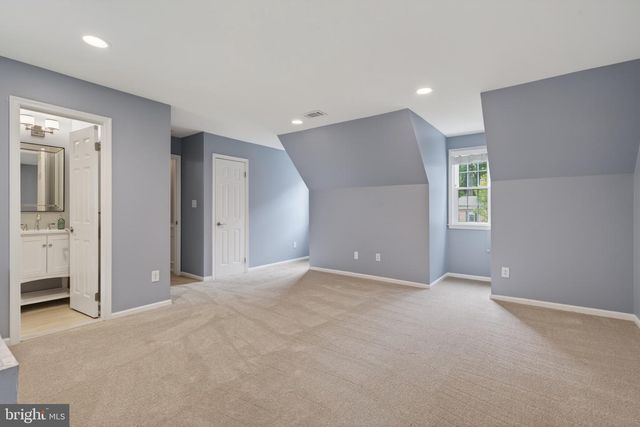 7211 LAKETREE DR, Fairfax Station, VA 22039