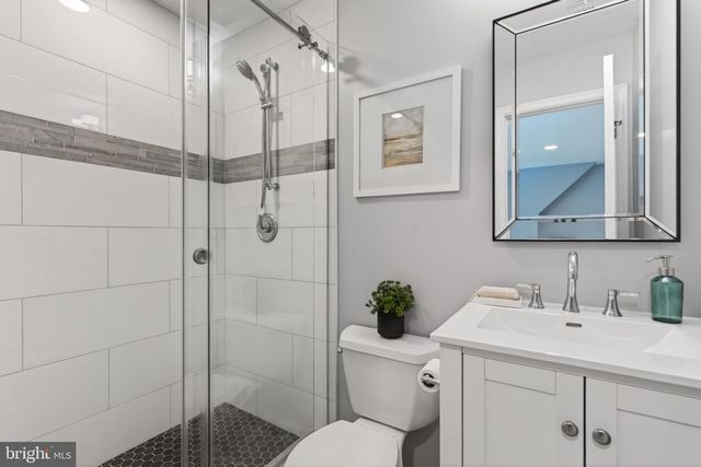 7211 LAKETREE DR, Fairfax Station, VA 22039
