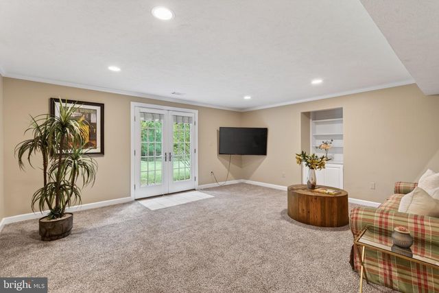 7211 LAKETREE DR, Fairfax Station, VA 22039