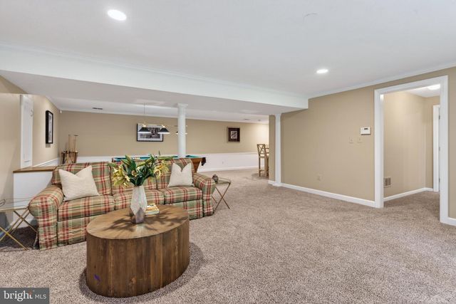 7211 LAKETREE DR, Fairfax Station, VA 22039