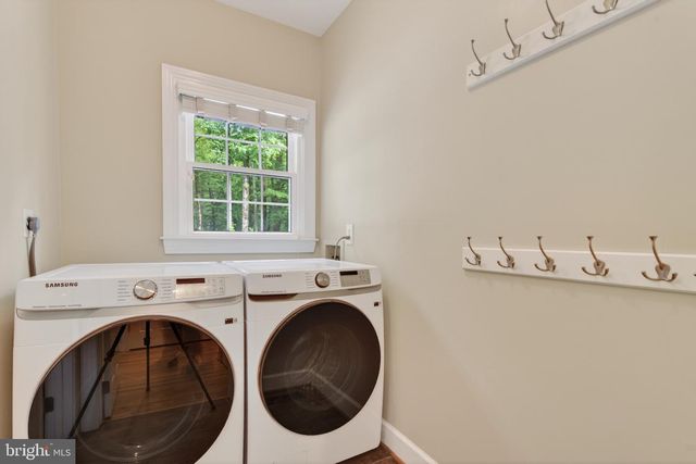 7211 LAKETREE DR, Fairfax Station, VA 22039
