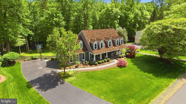 7211 LAKETREE DR, Fairfax Station, VA 22039