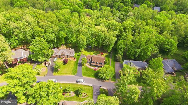 7211 LAKETREE DR, Fairfax Station, VA 22039