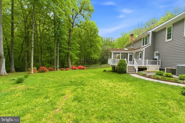 7211 LAKETREE DR, Fairfax Station, VA 22039