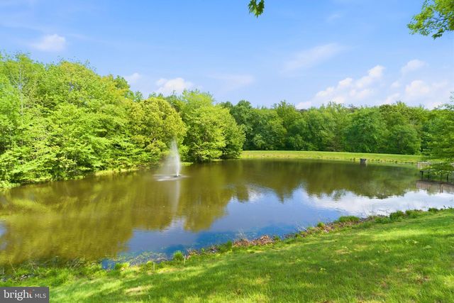 7211 LAKETREE DR, Fairfax Station, VA 22039